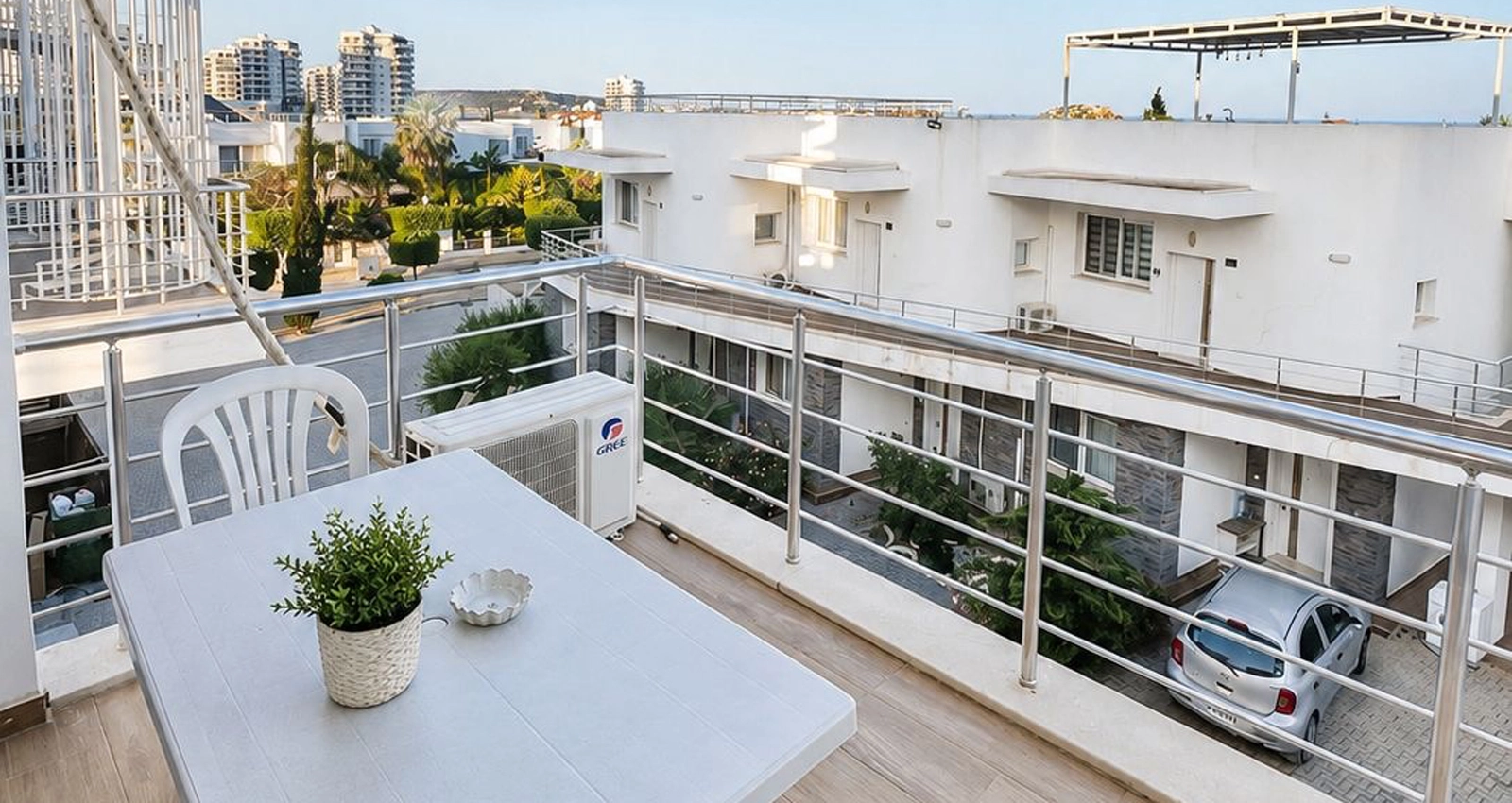 CaesarBeach1-10 Caesar Beach 1+1 apartamentai su stogo terasa | Boğaz / İskele